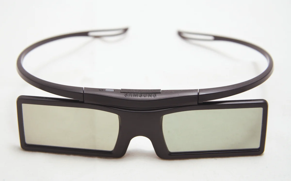 Samsung-branded 3D glasses with rectangular frames
